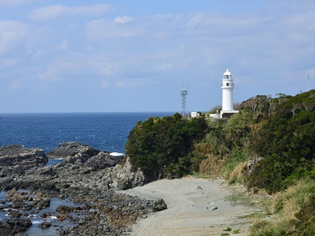 潮岬灯台（しおのみさき）